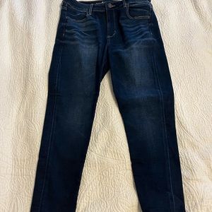 12 short American Eagle skinny jeans